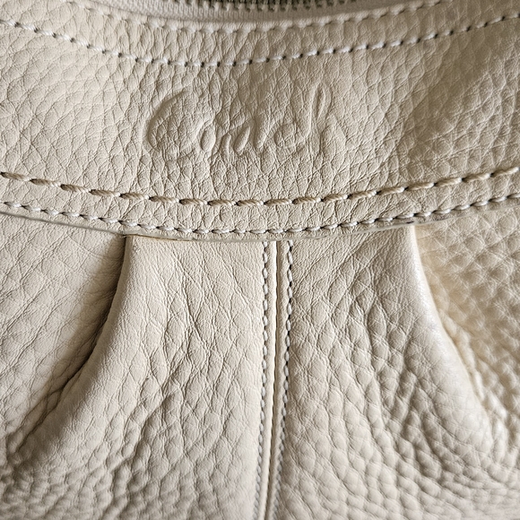 Elegant Cream Shoulder Bag - Picture 16 of 16